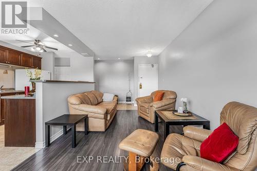 301 - 264 Oakdale Avenue, St. Catharines (Oakdale), ON - Indoor Photo Showing Living Room