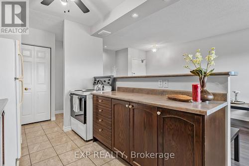 301 - 264 Oakdale Avenue, St. Catharines (Oakdale), ON - Indoor Photo Showing Kitchen