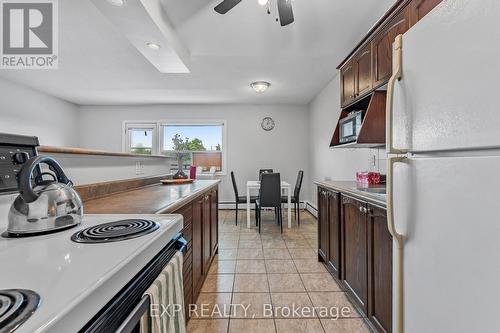 301 - 264 Oakdale Avenue, St. Catharines (Oakdale), ON - Indoor Photo Showing Kitchen