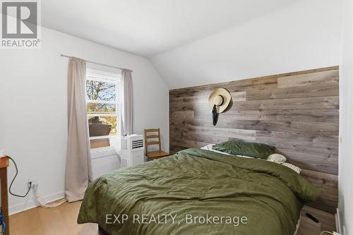 20 Henry Street, St. Catharines (Downtown), ON - Indoor Photo Showing Bedroom