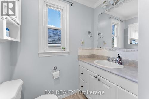 6 Hallcrest Avenue, St. Catharines (Vine/Linwell), ON - Indoor Photo Showing Bathroom