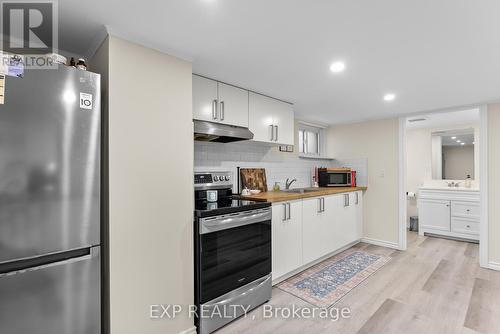 6 Hallcrest Avenue, St. Catharines (Vine/Linwell), ON - Indoor Photo Showing Kitchen