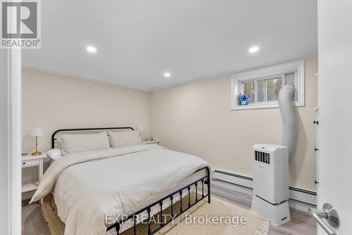 6 Hallcrest Avenue, St. Catharines (Vine/Linwell), ON - Indoor Photo Showing Bedroom