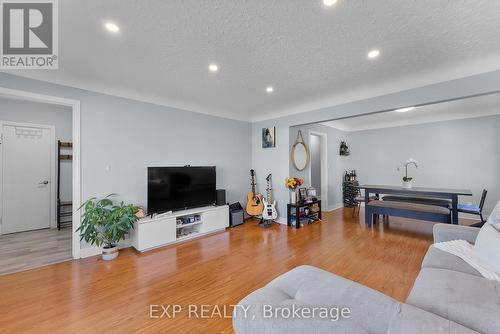 6 Hallcrest Avenue, St. Catharines (Vine/Linwell), ON - Indoor Photo Showing Living Room