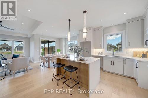 G - 304 Perth Trail, Welland (Hwy 406/Welland), ON - Indoor Photo Showing Kitchen With Upgraded Kitchen