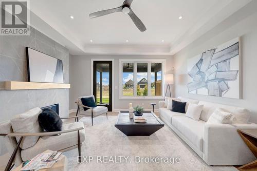 H - 296 Perth Trail, Welland (Hwy 406/Welland), ON - Indoor Photo Showing Living Room