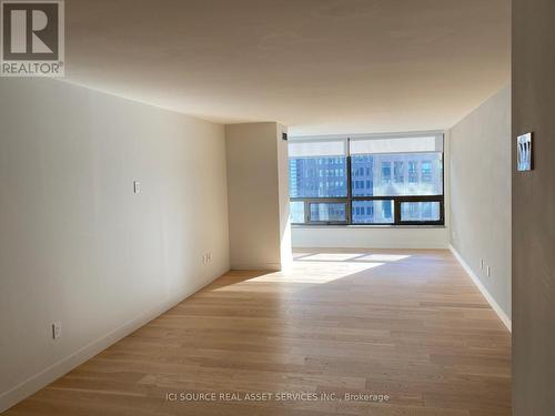 1001 - 62 Wellesley Street W, Toronto, ON - Indoor Photo Showing Other Room