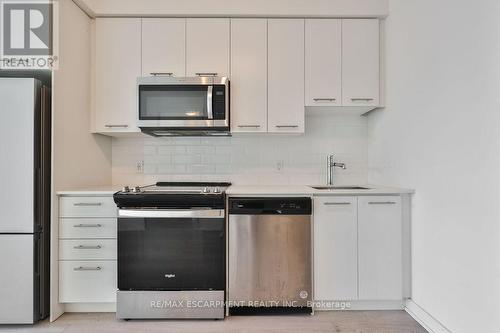 612 - 385 Winston Road, Grimsby, ON - Indoor Photo Showing Kitchen