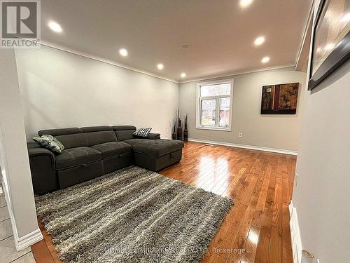 7043 Bonnie Street, Niagara Falls, ON - Indoor
