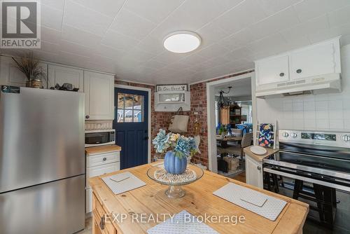 3791 Fairfield Avenue, Fort Erie (Crystal Beach), ON - Indoor Photo Showing Kitchen