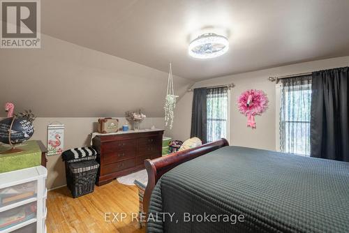 3791 Fairfield Avenue, Fort Erie (Crystal Beach), ON - Indoor Photo Showing Bedroom