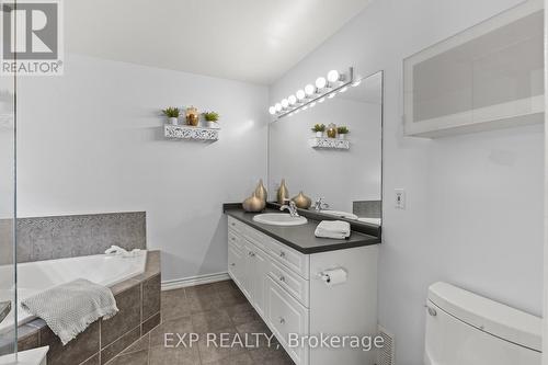 353 South Pelham Road, Welland (West Welland), ON - Indoor Photo Showing Bathroom