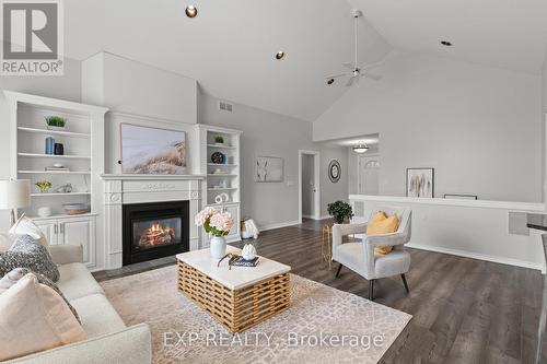 353 South Pelham Road, Welland (West Welland), ON - Indoor Photo Showing Living Room With Fireplace
