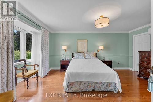 6748 January Drive, Niagara Falls (Stamford), ON - Indoor Photo Showing Bedroom