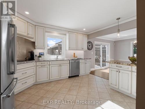 2189 Niagara Parkway, Fort Erie (Bowen), ON - Indoor Photo Showing Kitchen