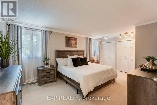 113 Oneida Place, Kitchener, ON - Indoor Photo Showing Bedroom