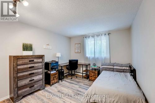 113 Oneida Place, Kitchener, ON - Indoor Photo Showing Bedroom