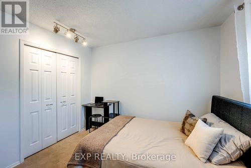 113 Oneida Place, Kitchener, ON - Indoor Photo Showing Bedroom