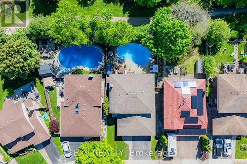 113 Oneida Place, Kitchener, ON - Outdoor With In Ground Pool
