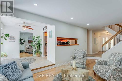 113 Oneida Place, Kitchener, ON - Indoor Photo Showing Living Room