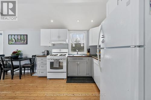 137 Puffball Inn Road, Trent Hills, ON - Indoor Photo Showing Kitchen