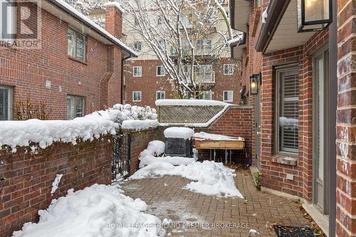 9 - 152 Albert Street, London East (East F), ON - Outdoor