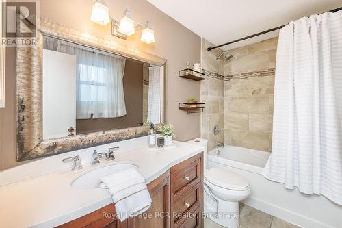 37 Centre Street, Orangeville, ON - Indoor Photo Showing Bathroom
