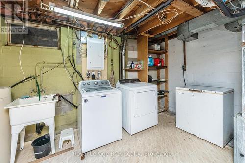 37 Centre Street, Orangeville, ON - Indoor Photo Showing Laundry Room
