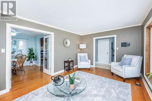 37 Centre Street, Orangeville, ON - Indoor Photo Showing Living Room