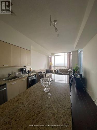 2503 - 33 Singer Court, Toronto, ON - Indoor Photo Showing Kitchen