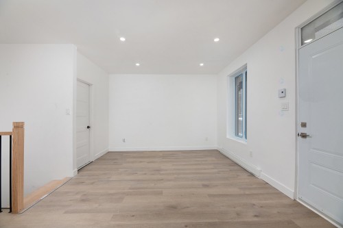 Salon - 5566 Boul. St-Michel, Montréal (Rosemont/La Petite-Patrie), QC - Indoor Photo Showing Other Room