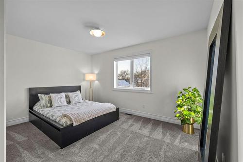 345 Beaverbrook Street, Winnipeg, MB - Indoor Photo Showing Bedroom