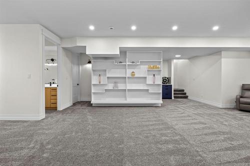 345 Beaverbrook Street, Winnipeg, MB - Indoor