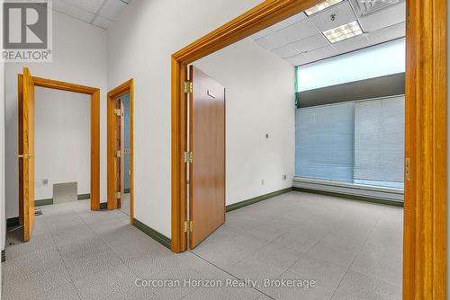 9 Robinson - 200 James Street S, Hamilton (Durand), ON 