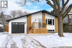 40 WESTAWAY Place  Hamilton, ON L9C 2G1