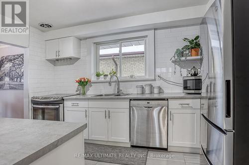 7 Chopin Avenue, Toronto, ON - Indoor Photo Showing Kitchen