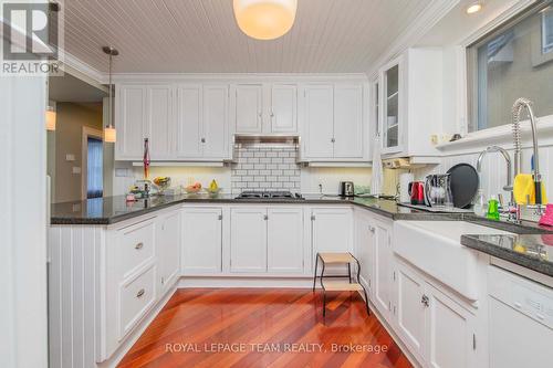 60 Goulburn Avenue, Ottawa, ON - Indoor Photo Showing Kitchen