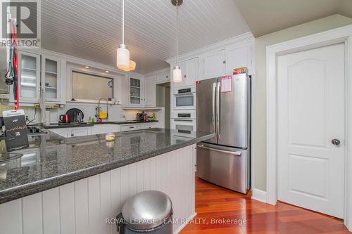 60 Goulburn Avenue, Ottawa, ON - Indoor Photo Showing Kitchen