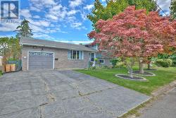 View of the house and garage - 