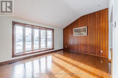 Living room - 5923 Keith Street, Niagara Falls (Church'S Lane), ON - Indoor Photo Showing Other Room