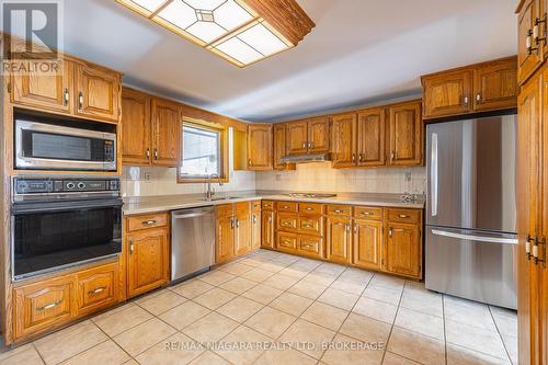 5923 Keith Street, Niagara Falls (Church'S Lane), ON - Indoor Photo Showing Kitchen