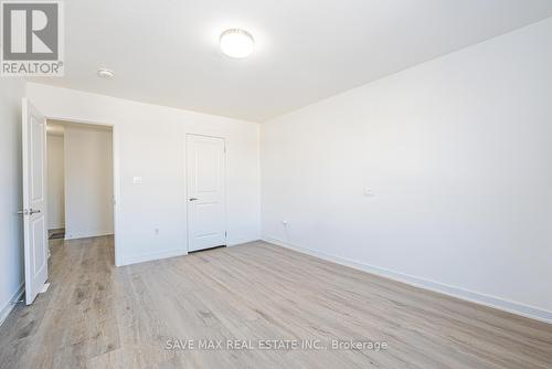 16 - 205 West Oak Trail, Kitchener, ON - Indoor Photo Showing Other Room
