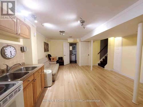 24 Golden Oak Avenue, Richmond Hill, ON - Indoor Photo Showing Kitchen With Double Sink