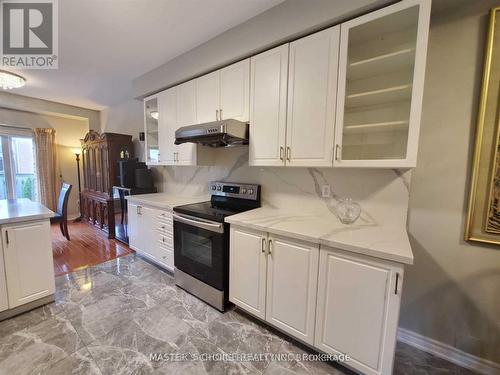 24 Golden Oak Avenue, Richmond Hill, ON - Indoor