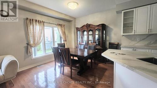 24 Golden Oak Avenue, Richmond Hill, ON - Indoor Photo Showing Dining Room