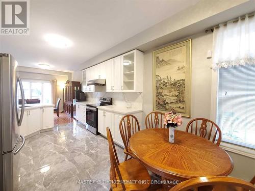 24 Golden Oak Avenue, Richmond Hill, ON - Indoor Photo Showing Dining Room