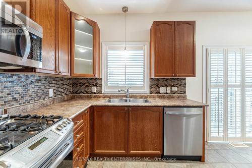 2341 Vanessa Drive, Burlington, ON - Indoor Photo Showing Kitchen With Double Sink