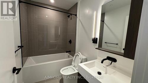 1908 - 117 Broadway Avenue, Toronto, ON - Indoor Photo Showing Bathroom
