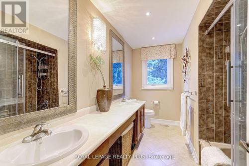 1760 Featherston Court, Mississauga, ON - Indoor Photo Showing Bathroom