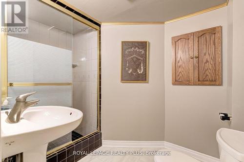 1760 Featherston Court, Mississauga, ON - Indoor Photo Showing Bathroom